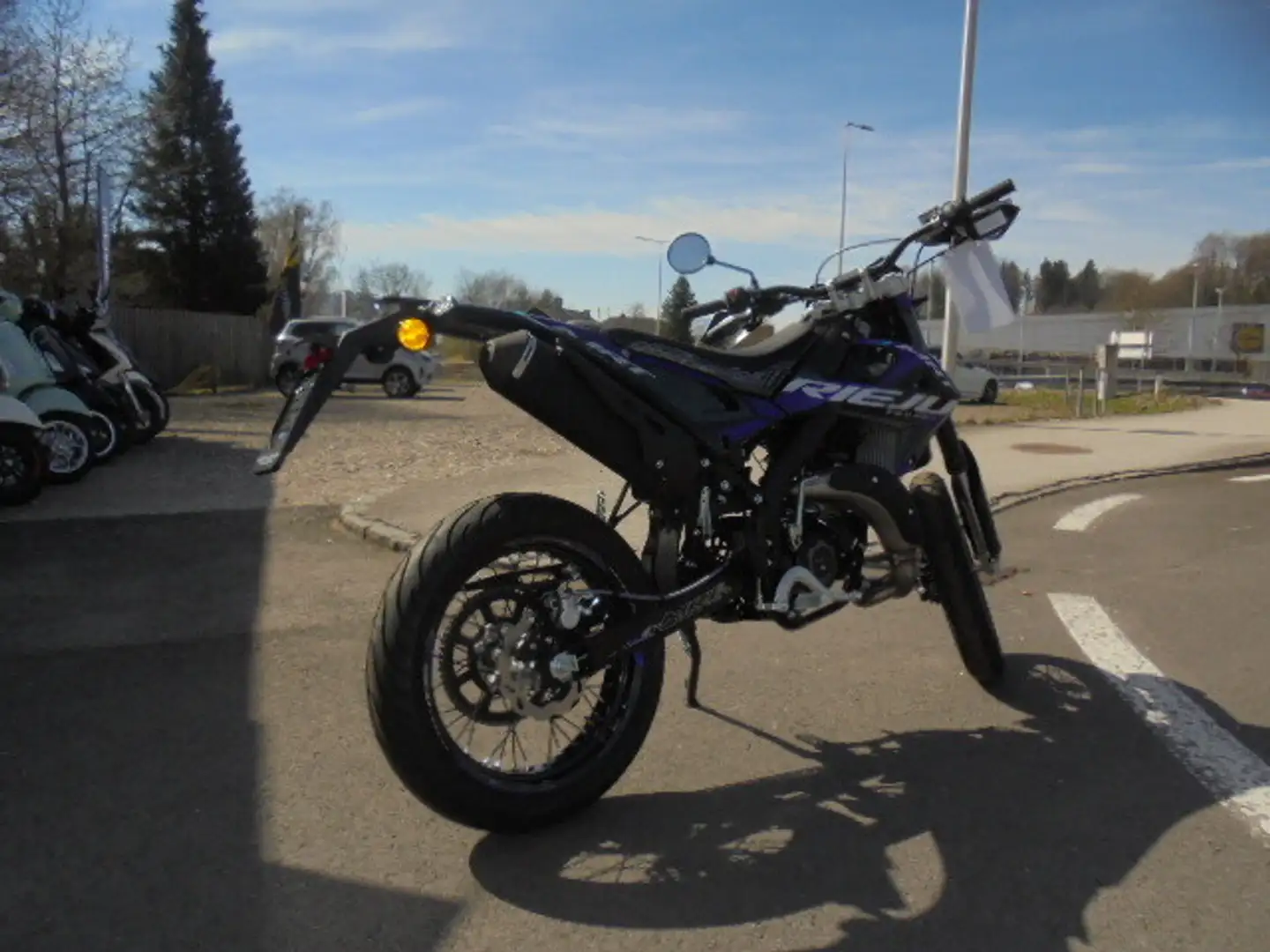 Rieju MRT 50 MRT 50 Trophy 2025 – NEUES MODELL | Top Design | Sofort verfügbar! Negro - 2