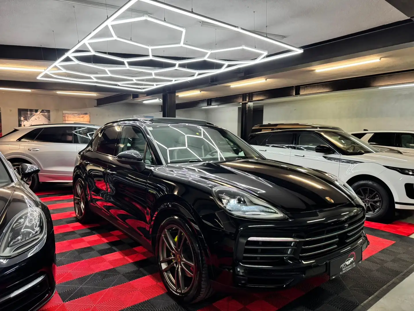 Porsche Cayenne Coupe Platinum Edition Aut. Schwarz - 1