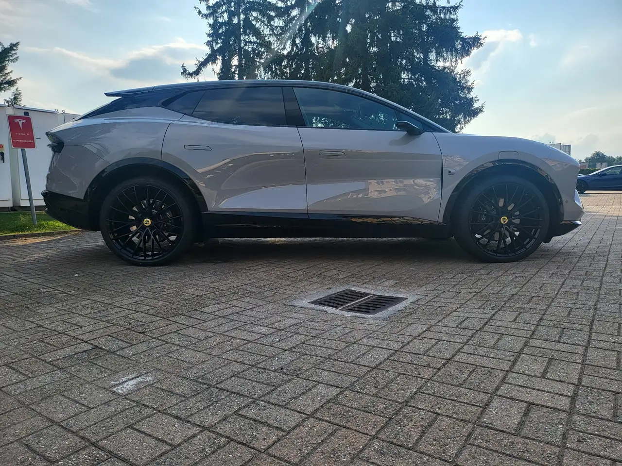 Lotus Eletre 2024