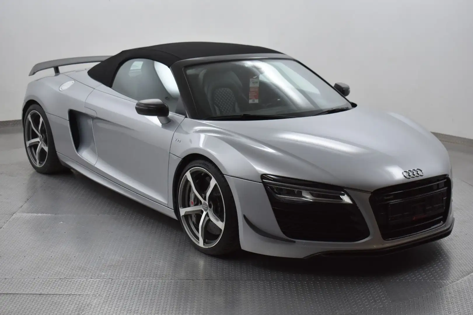 Audi R8 Spyder V10 5.2FSI quatt LMited Edition 04/30 Silber - 2
