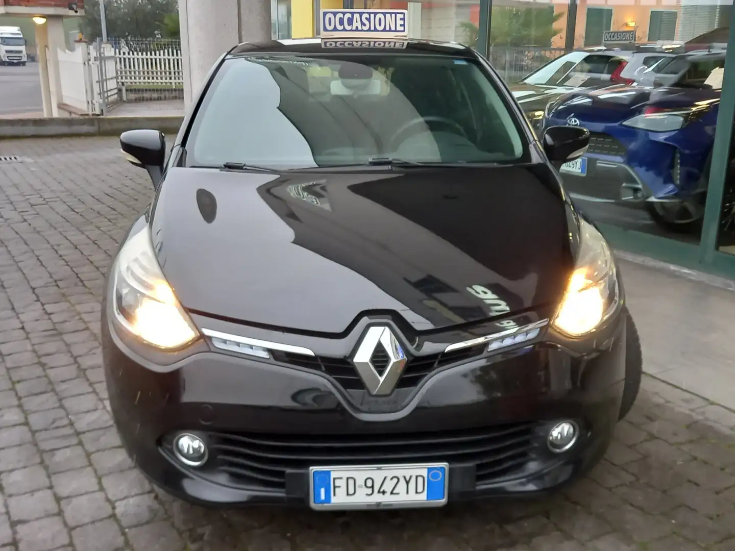 Renault Clio Clio 5p 1.5 dci energy Intens s&s Zwart - 2
