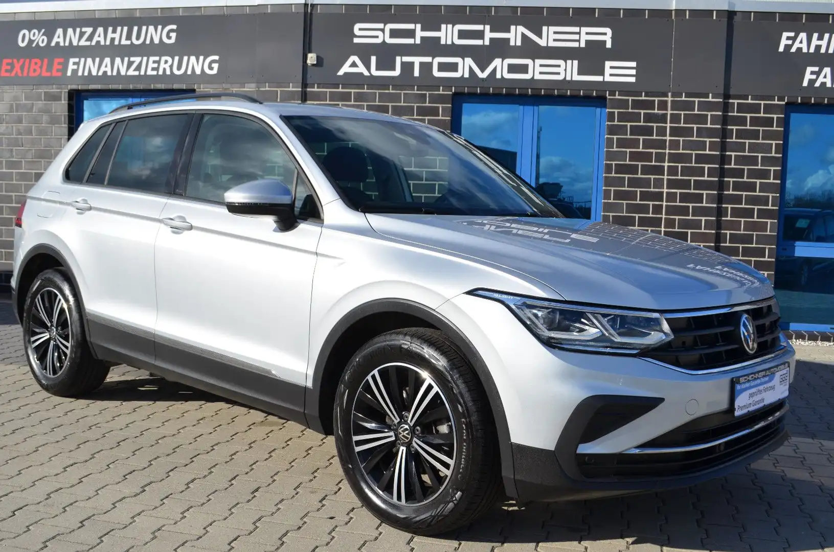 Volkswagen Tiguan 1,5 TSI Life LED  MATRIX KAMERA ACC NAVI - 1