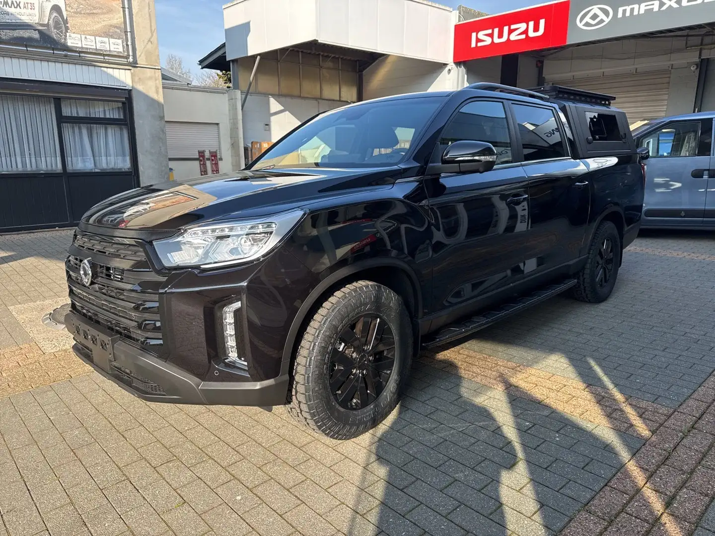 KGM Musso Titanium Plus 2.2D  4WD AUT 202pk  Grand Musso Negro - 1