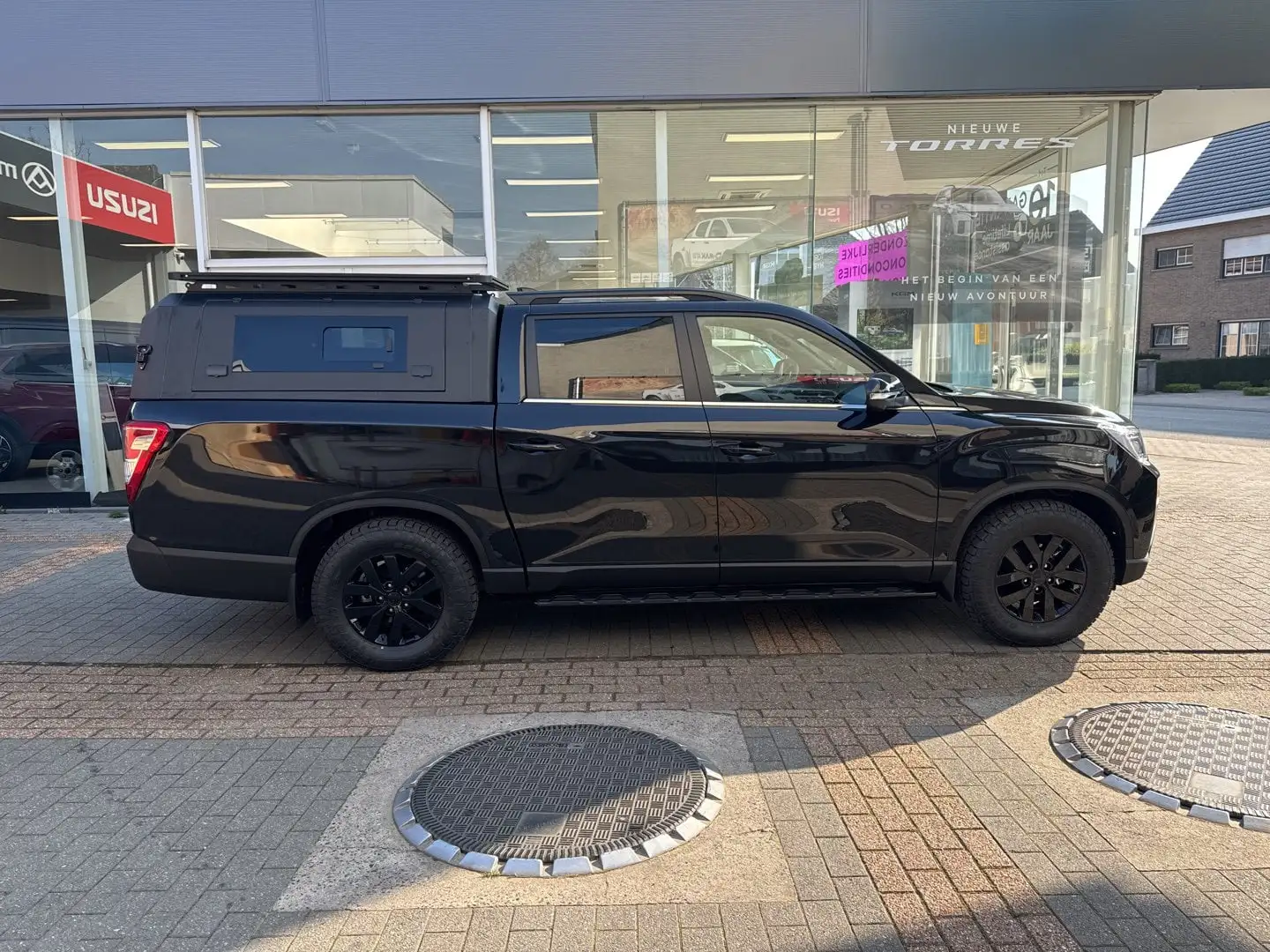 KGM Musso Titanium Plus 2.2D  4WD AUT 202pk  Grand Musso Negro - 2