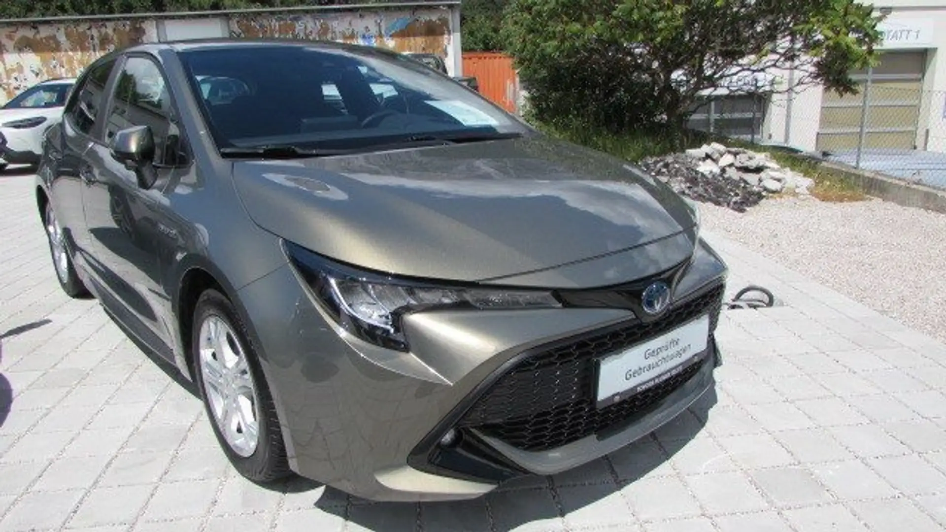 Toyota Corolla 2,0 HB Hybrid Active Braun - 1