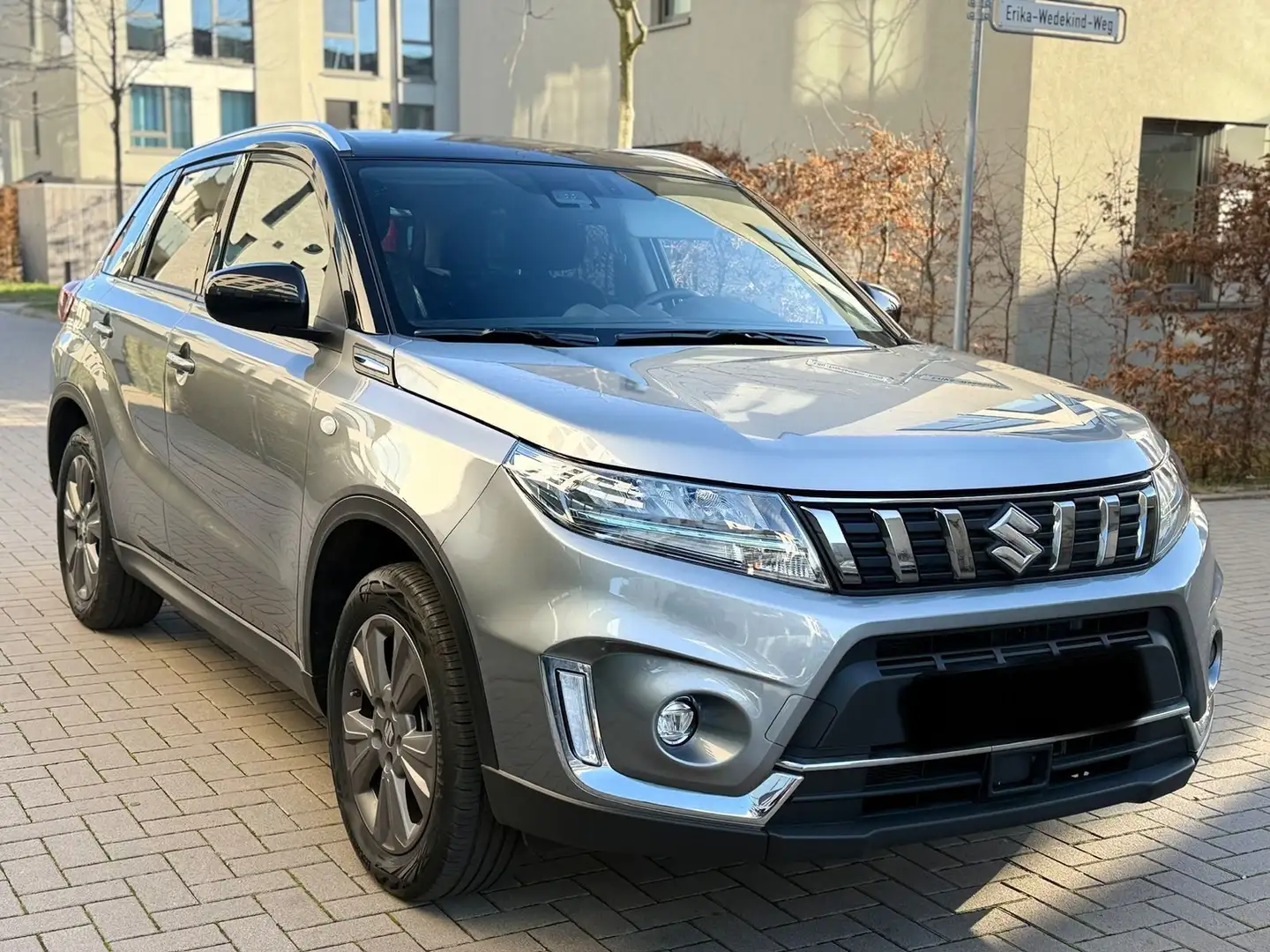 Suzuki Vitara 1.5 Hybrid Comfort+ 4x2 Grau - 1