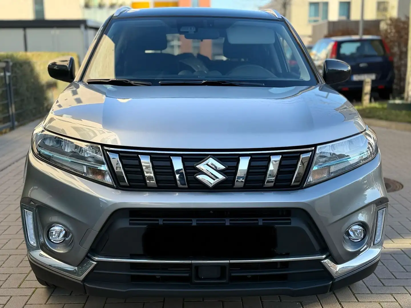 Suzuki Vitara 1.5 Hybrid Comfort+ 4x2 Grau - 2
