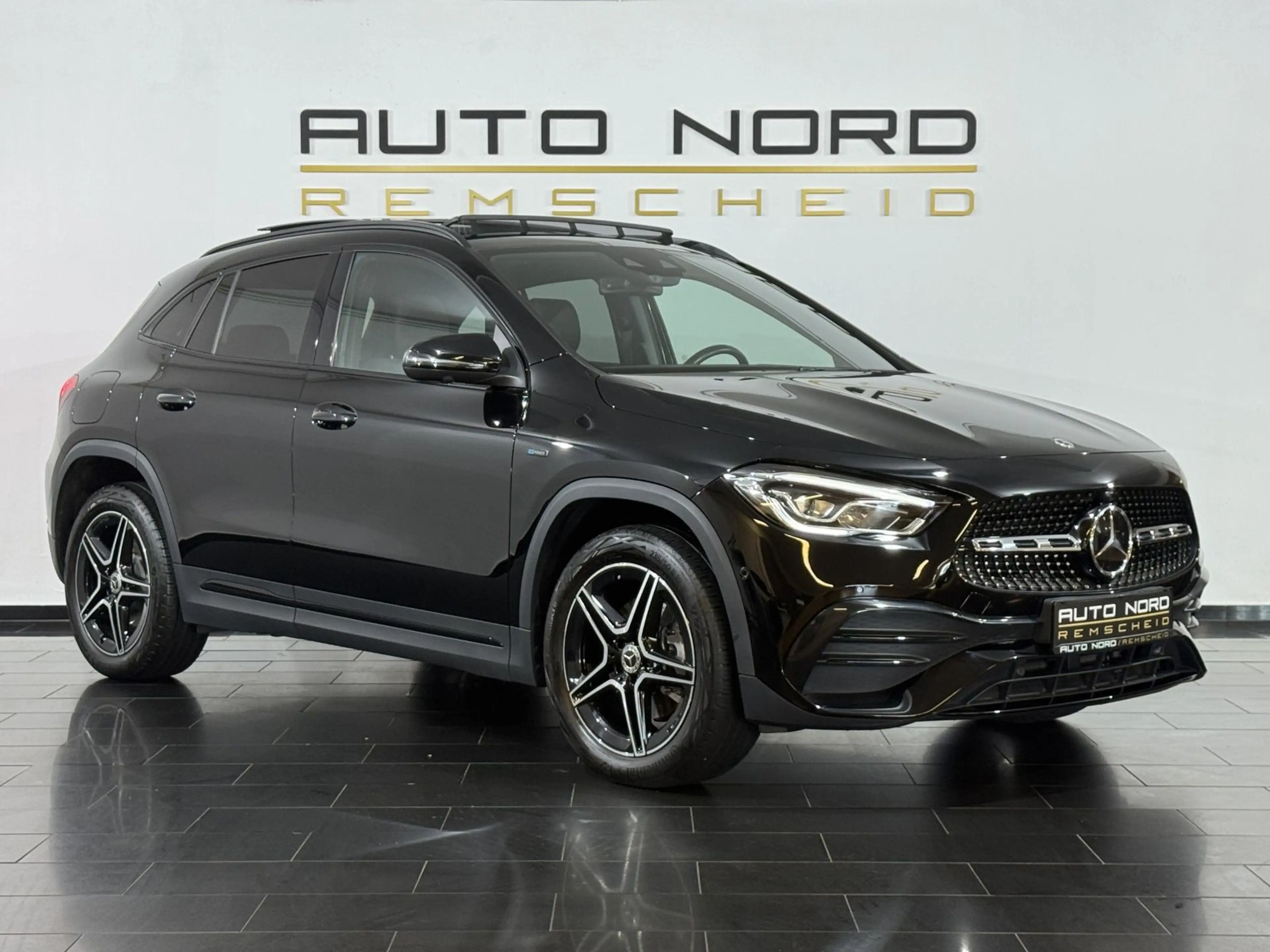 Mercedes-Benz GLA 250 e AMG*1.Hand*Pano*360°*Ambiente*DCT* — photo 3