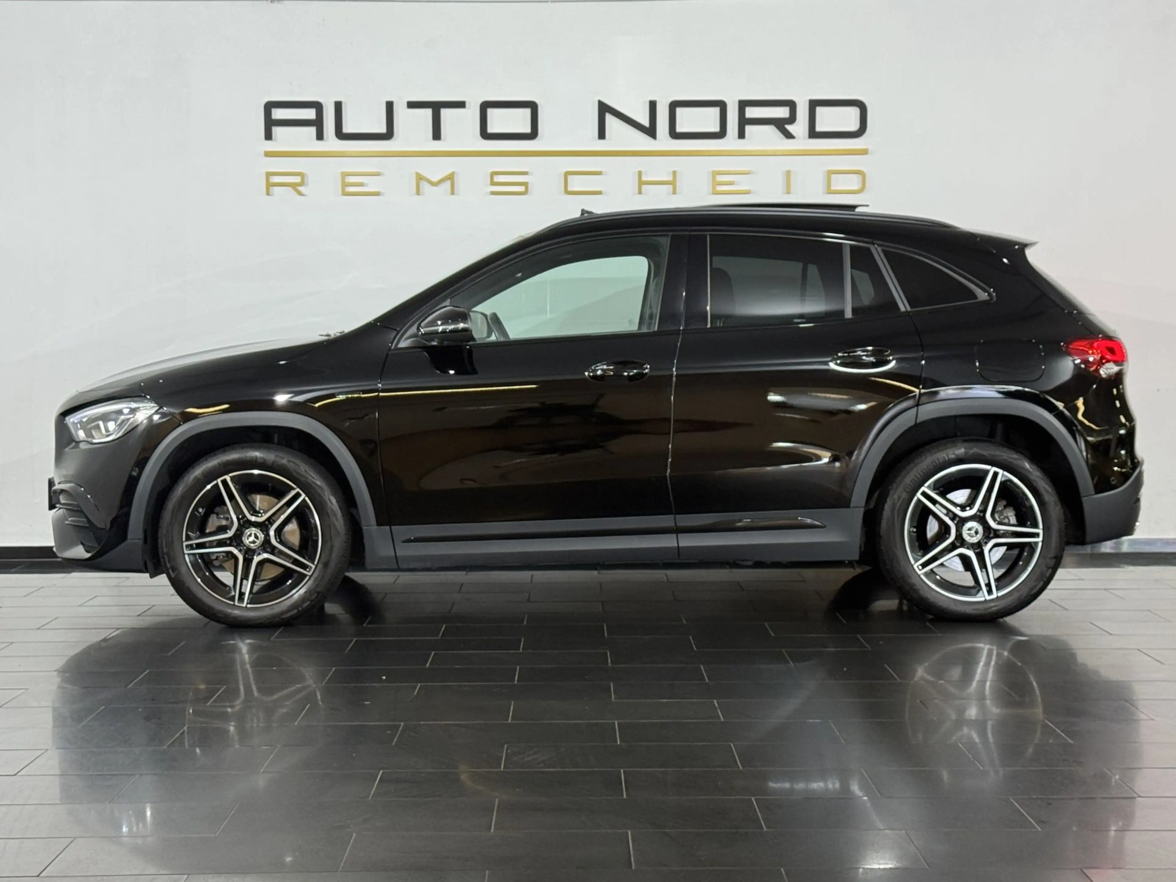 Mercedes-Benz GLA 250 e AMG*1.Hand*Pano*360°*Ambiente*DCT* — photo 11