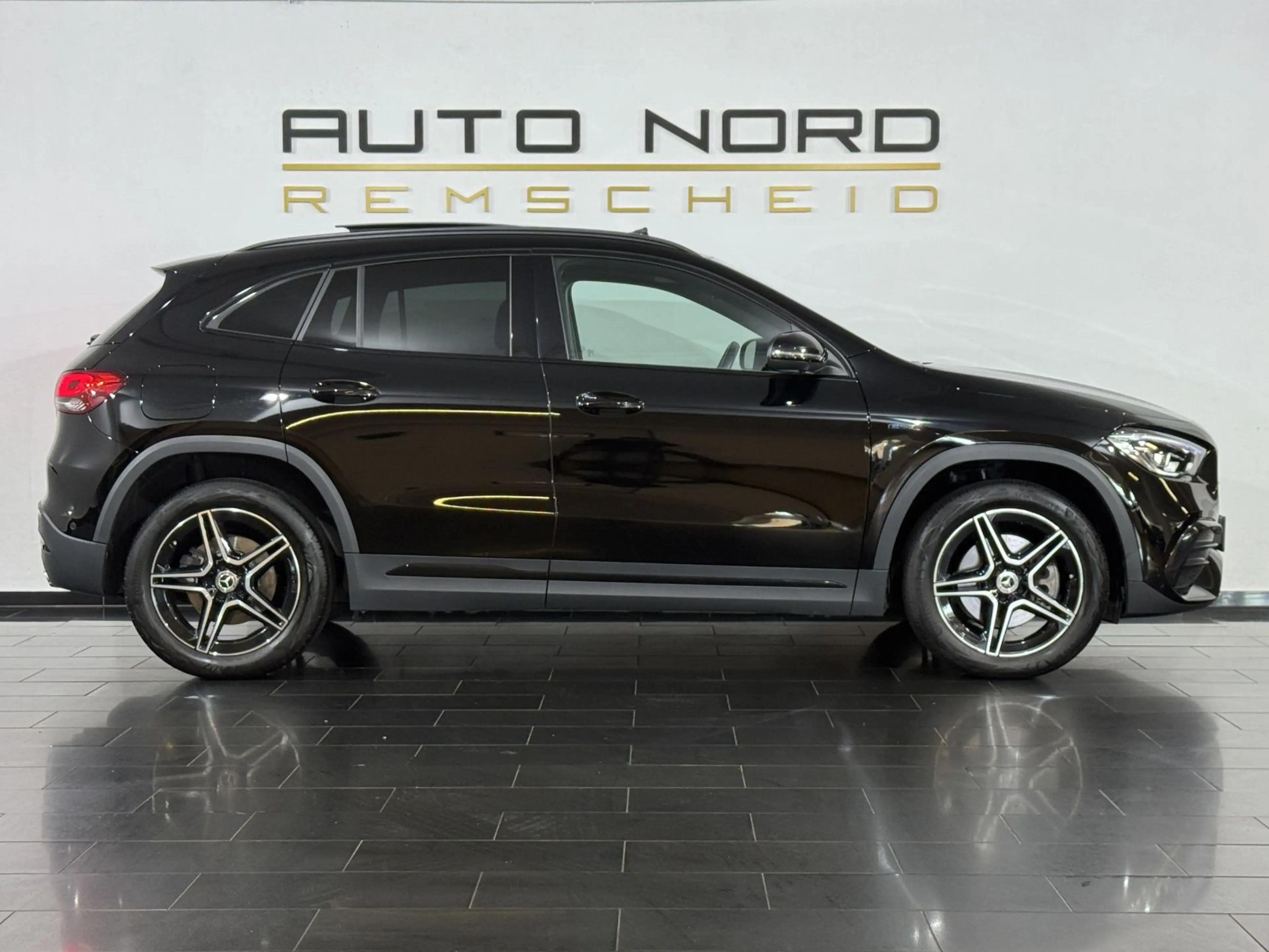 Mercedes-Benz GLA 250 e AMG*1.Hand*Pano*360°*Ambiente*DCT* — photo 5