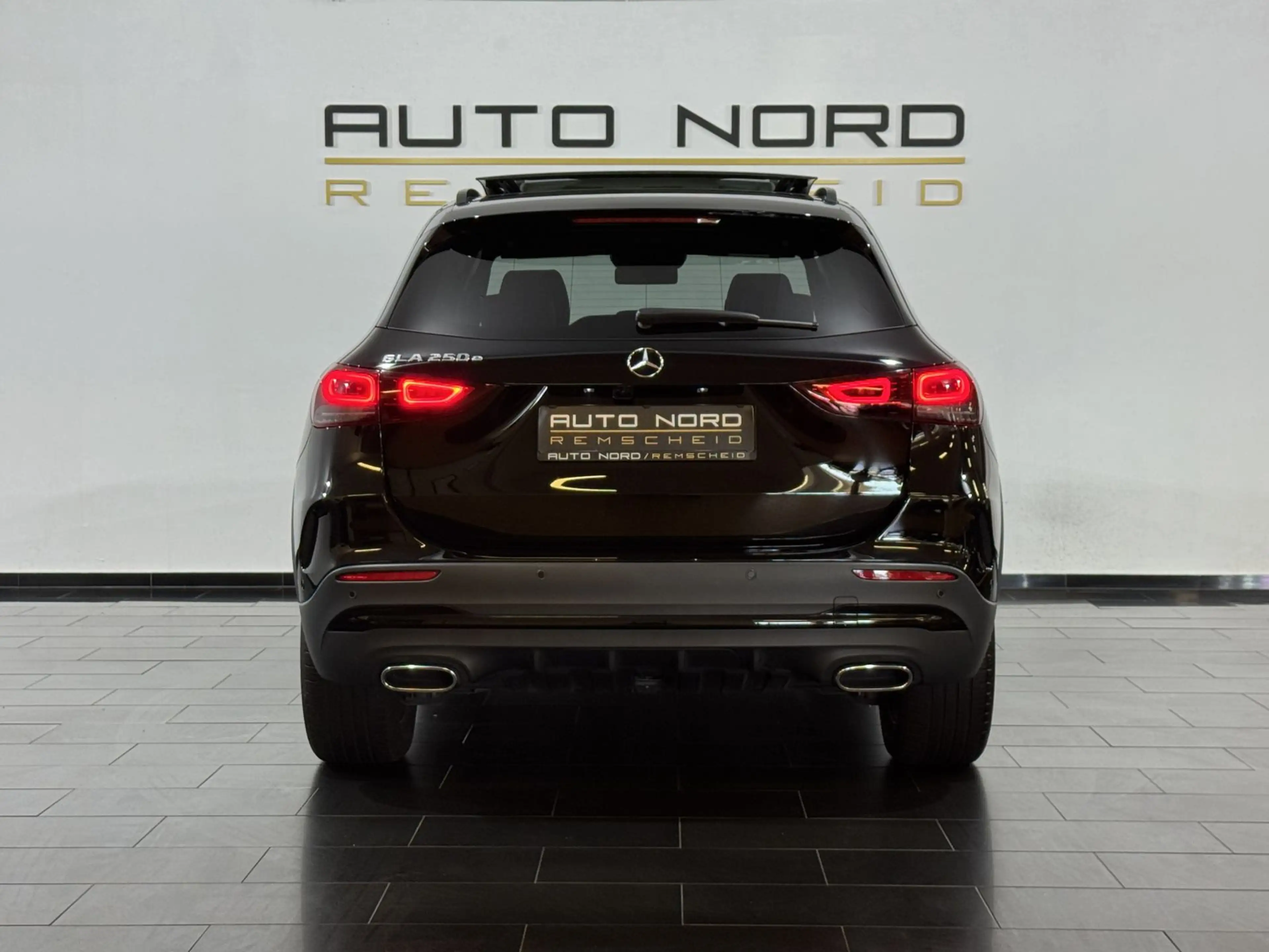 Mercedes-Benz GLA 250 e AMG*1.Hand*Pano*360°*Ambiente*DCT* — photo 8