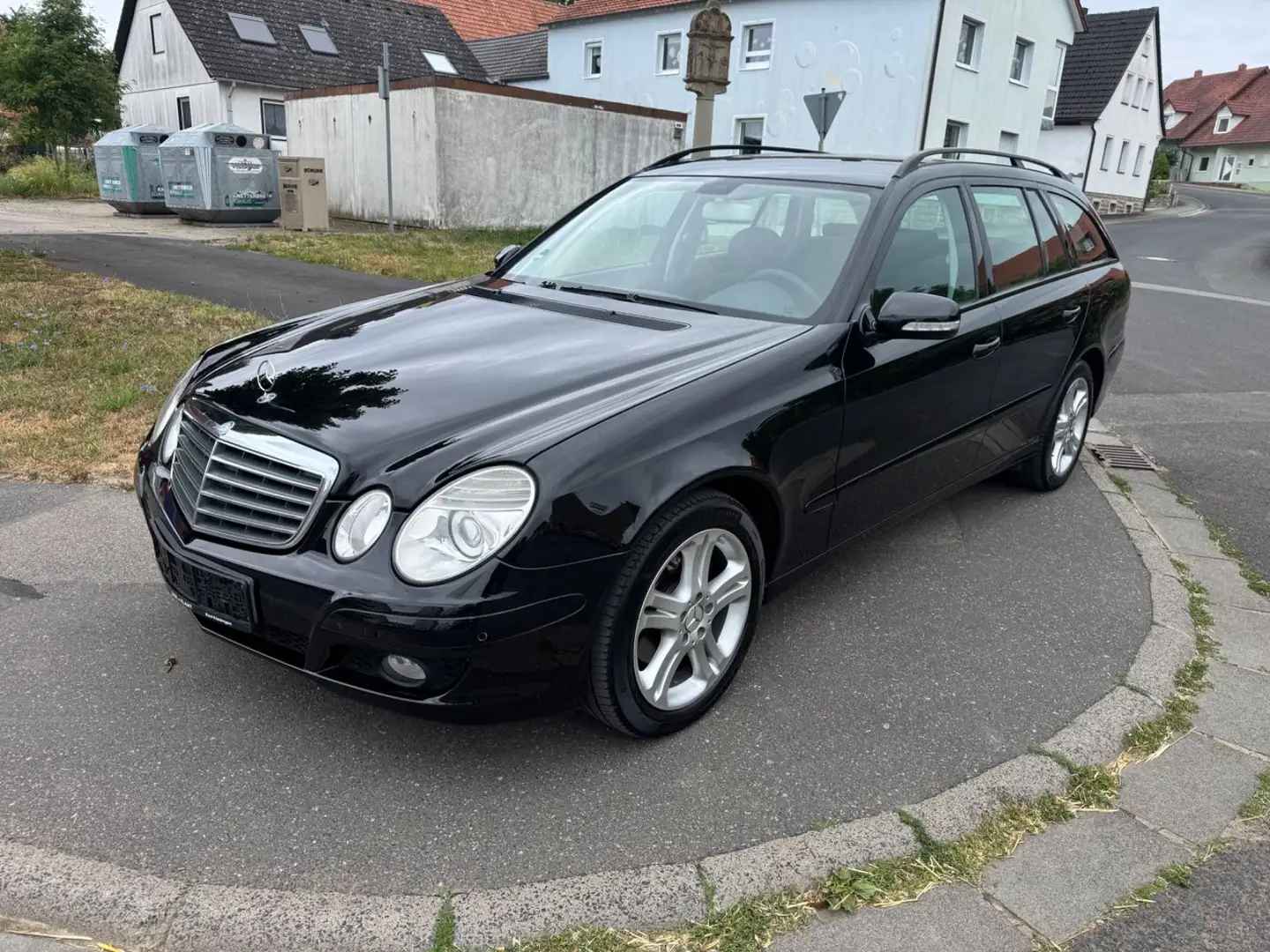 Mercedes-Benz E 280 4Matic TÜV NEU KLIMA Schwarz - 1