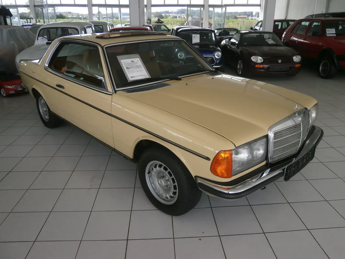 Mercedes-Benz CE 280 Bej - 1