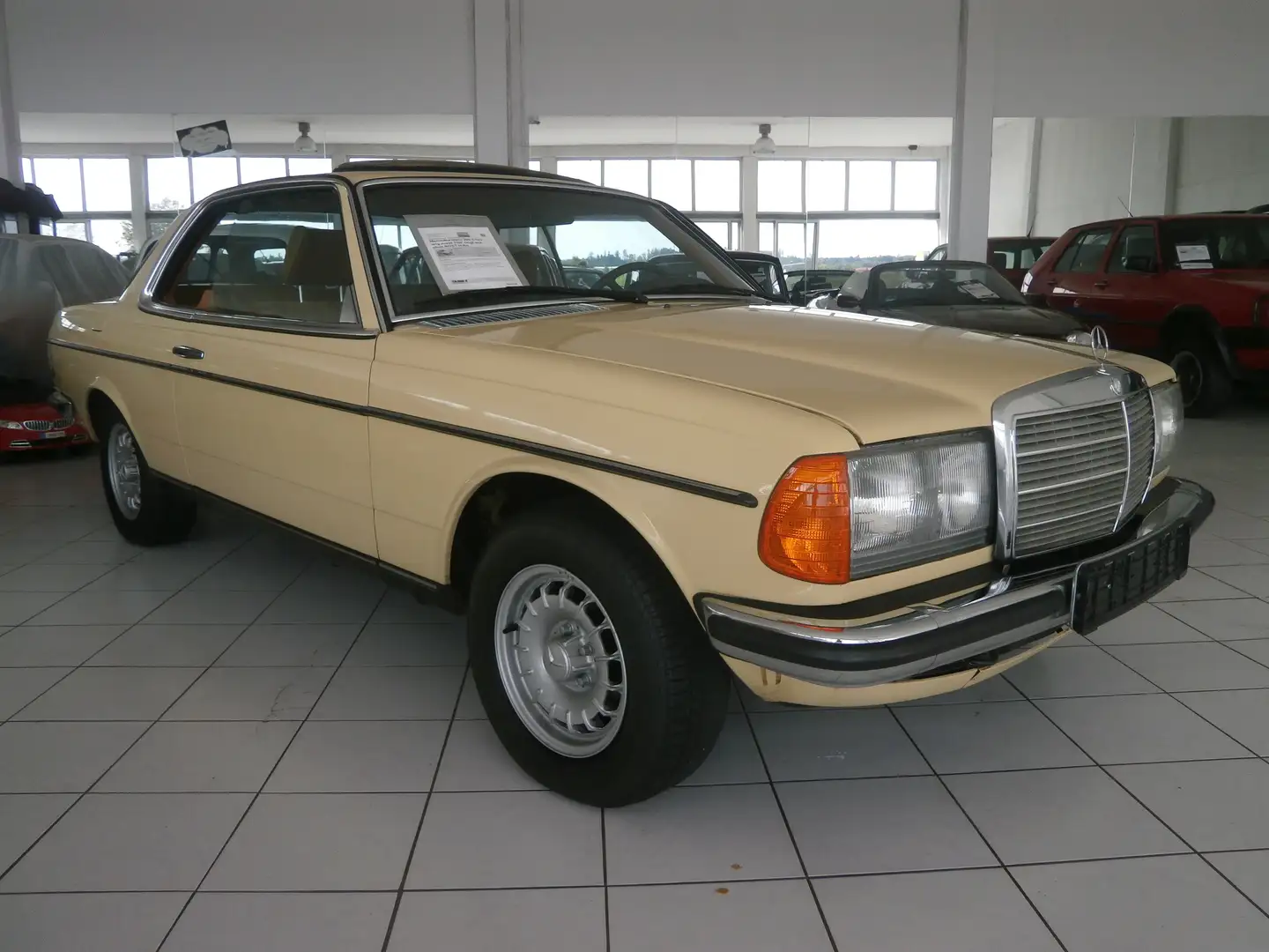 Mercedes-Benz CE 280 Bej - 2