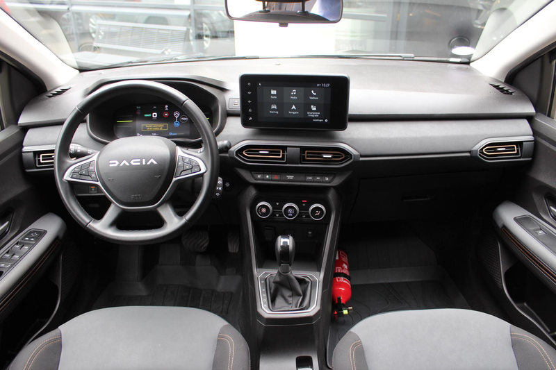 Dacia Jogger 1.6 Hybrid 140 Extreme 7p. — photo 15