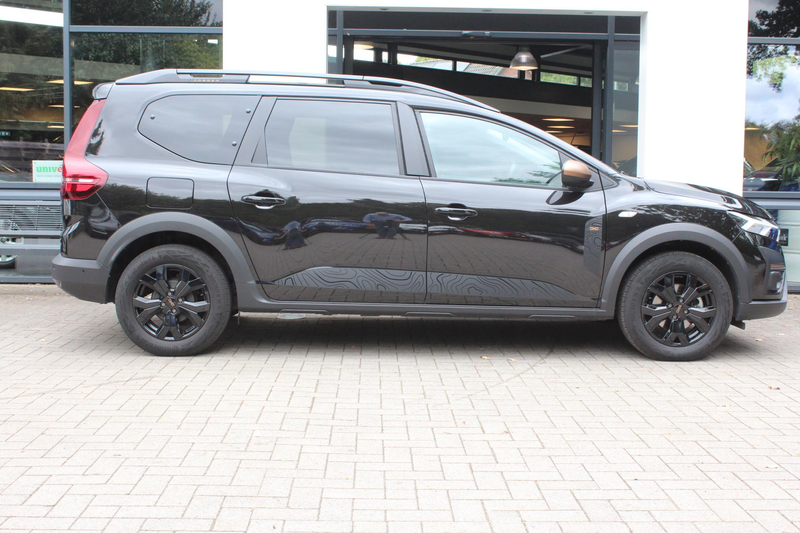 Dacia Jogger 1.6 Hybrid 140 Extreme 7p. — photo 10