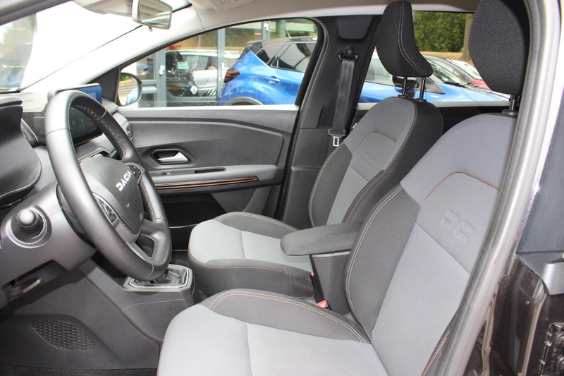 Dacia Jogger 1.6 Hybrid 140 Extreme 7p. — photo 5