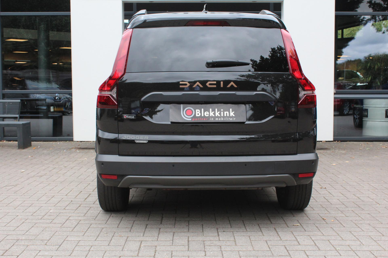 Dacia Jogger 1.6 Hybrid 140 Extreme 7p. — photo 13