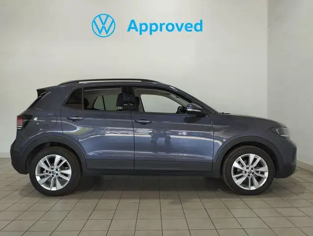 Volkswagen T-Cross view 3
