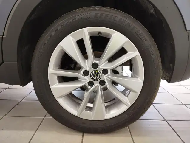 Volkswagen T-Cross view 8