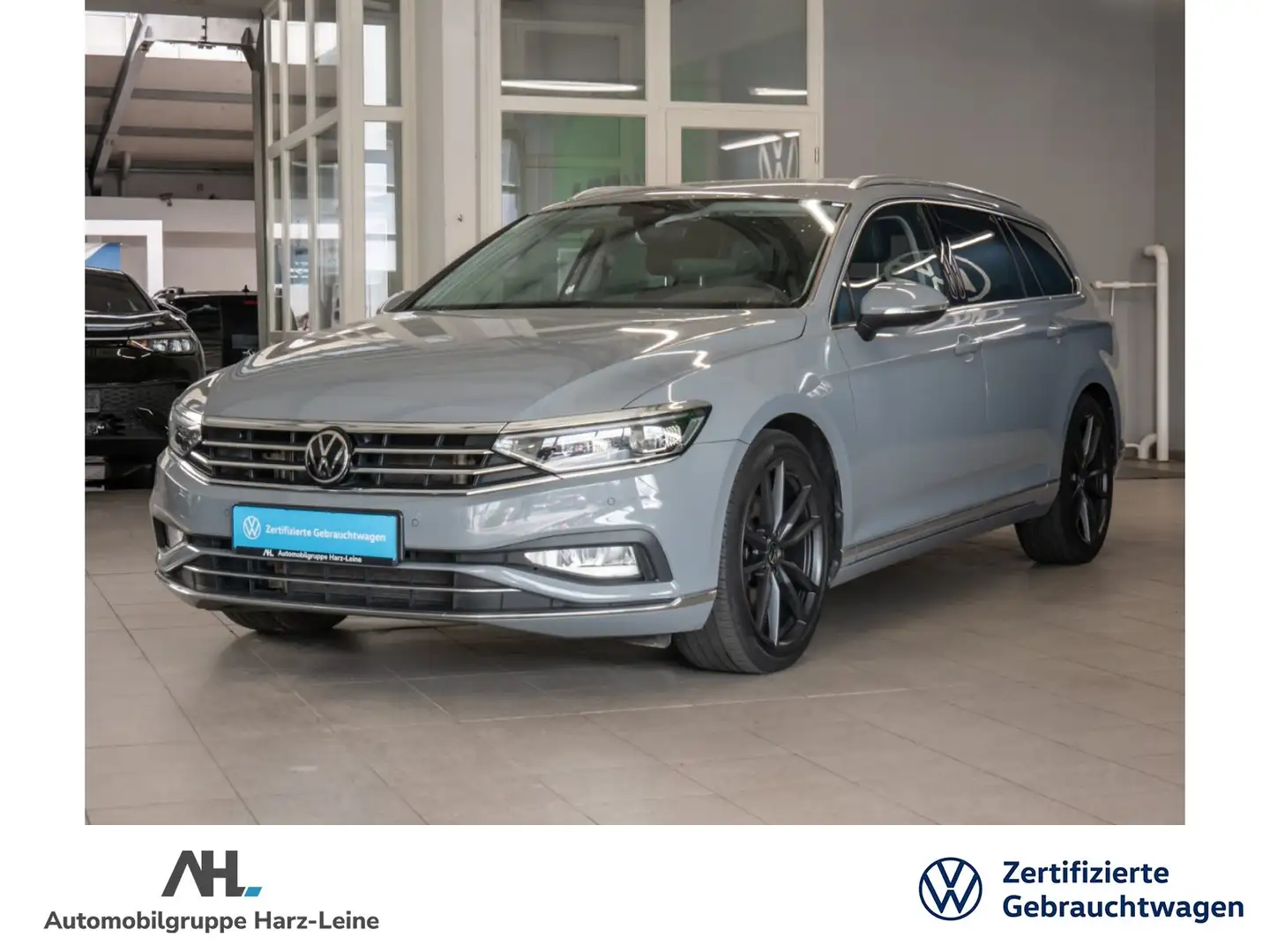 Volkswagen Passat Variant ELEGANCE TSI DSG+ALU 19''+ACC+AHK+LED+MATRIX+R-LIN Grijs - 1