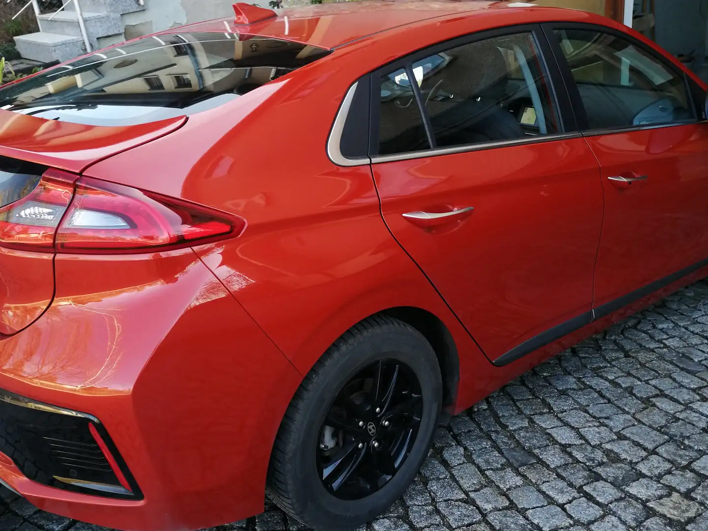 Hyundai IONIQ IONIQ+Hybrid+1.6+GDI+Premium Arancione - 1