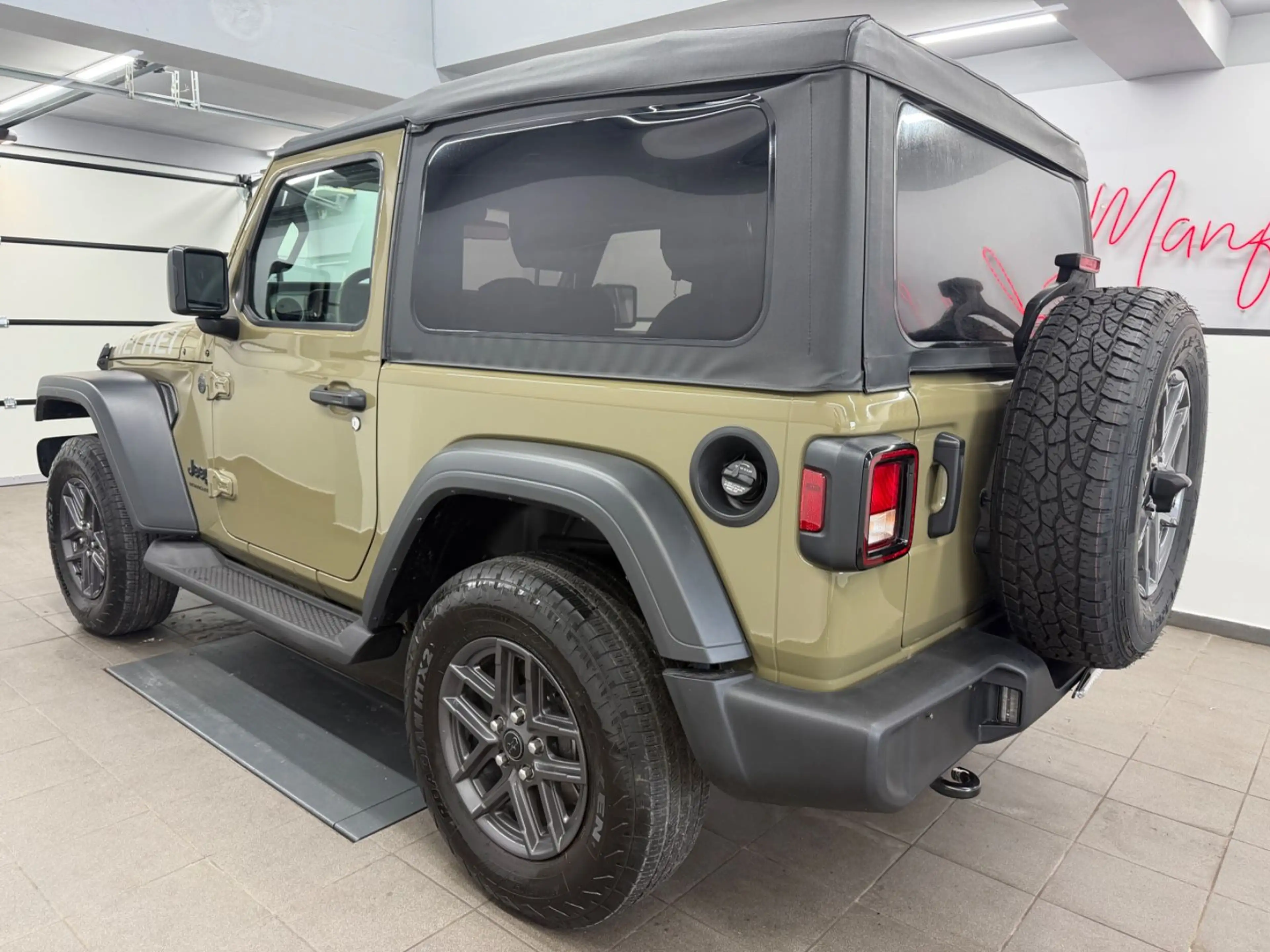 Jeep Wrangler 2.0 Aut. 4x4*2-Door*Sport S*Drab Olive* — photo 5