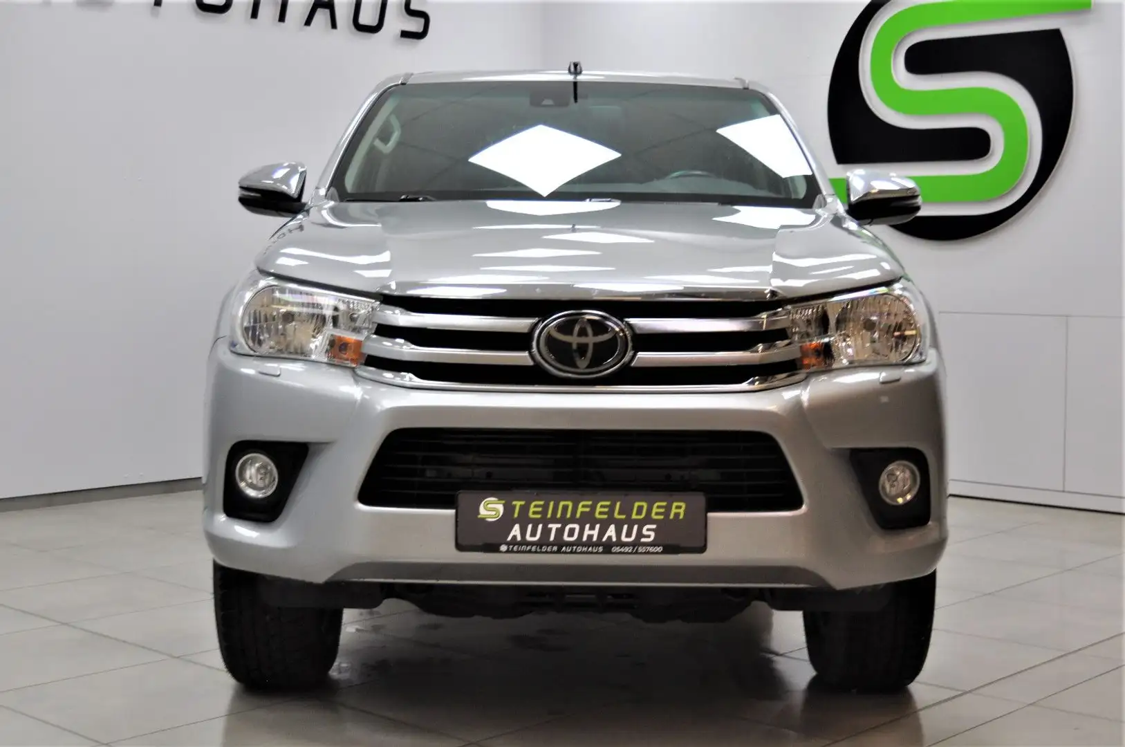 Toyota Hilux Double Cab Comfort 4x4 Silver - 2