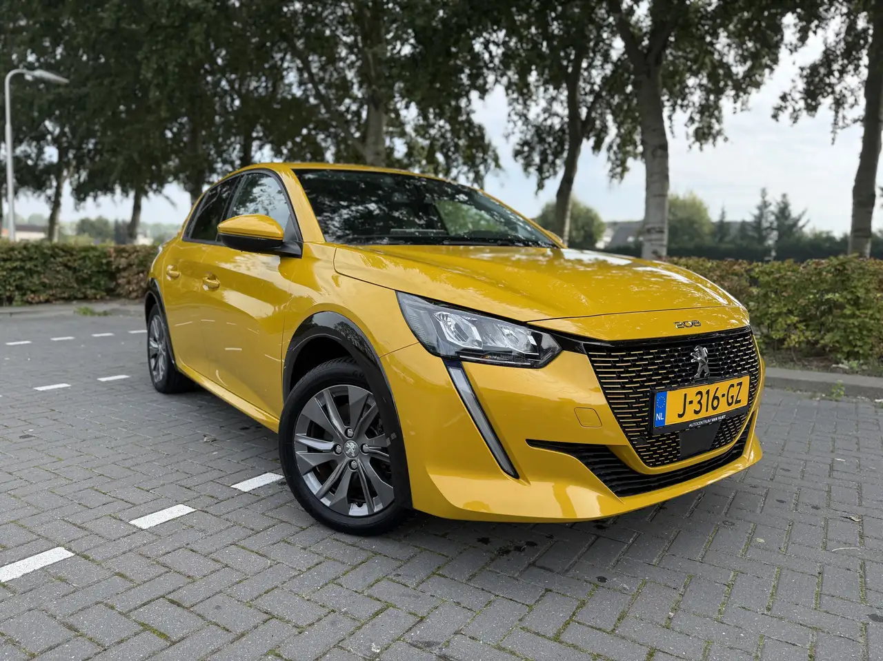 Peugeot 208