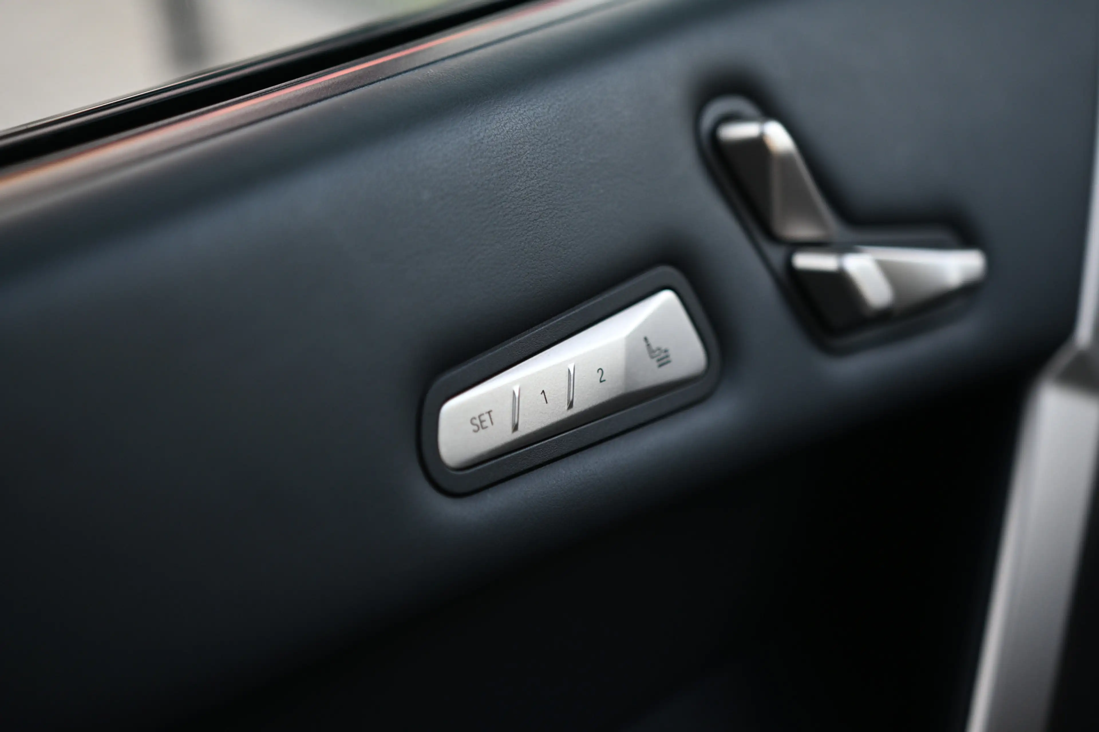 BMW iX xDrive40 / Sportpakket / Panoramadak Sky Lounge / — photo 12