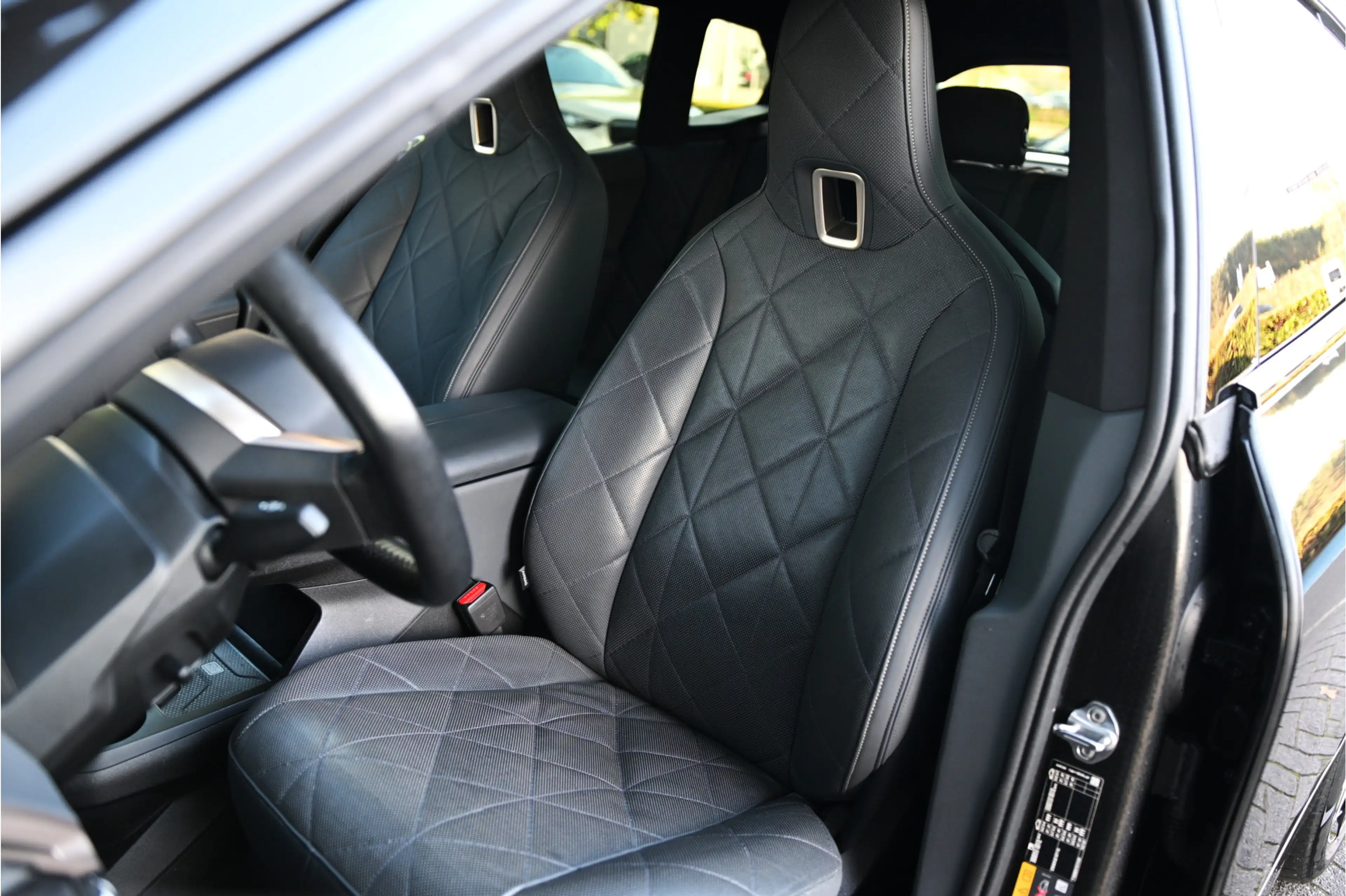 BMW iX xDrive40 / Sportpakket / Panoramadak Sky Lounge / — photo 5