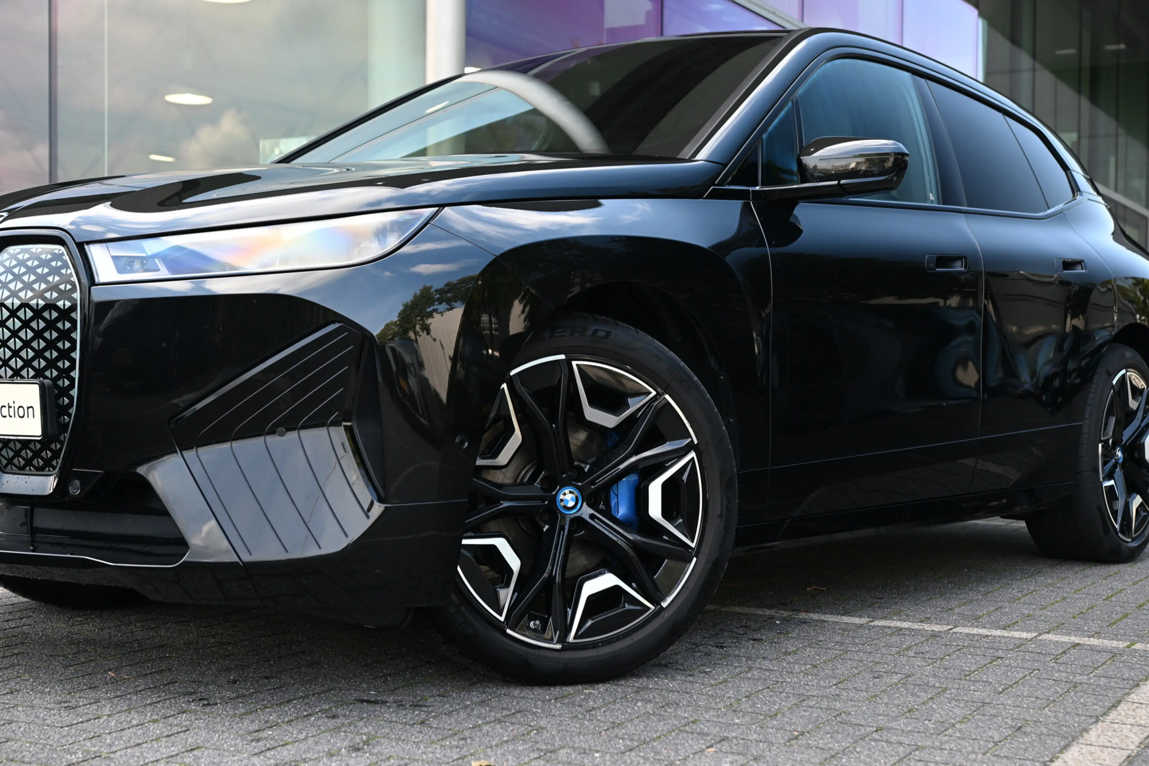 BMW iX xDrive40 / Sportpakket / Panoramadak Sky Lounge / — photo 10