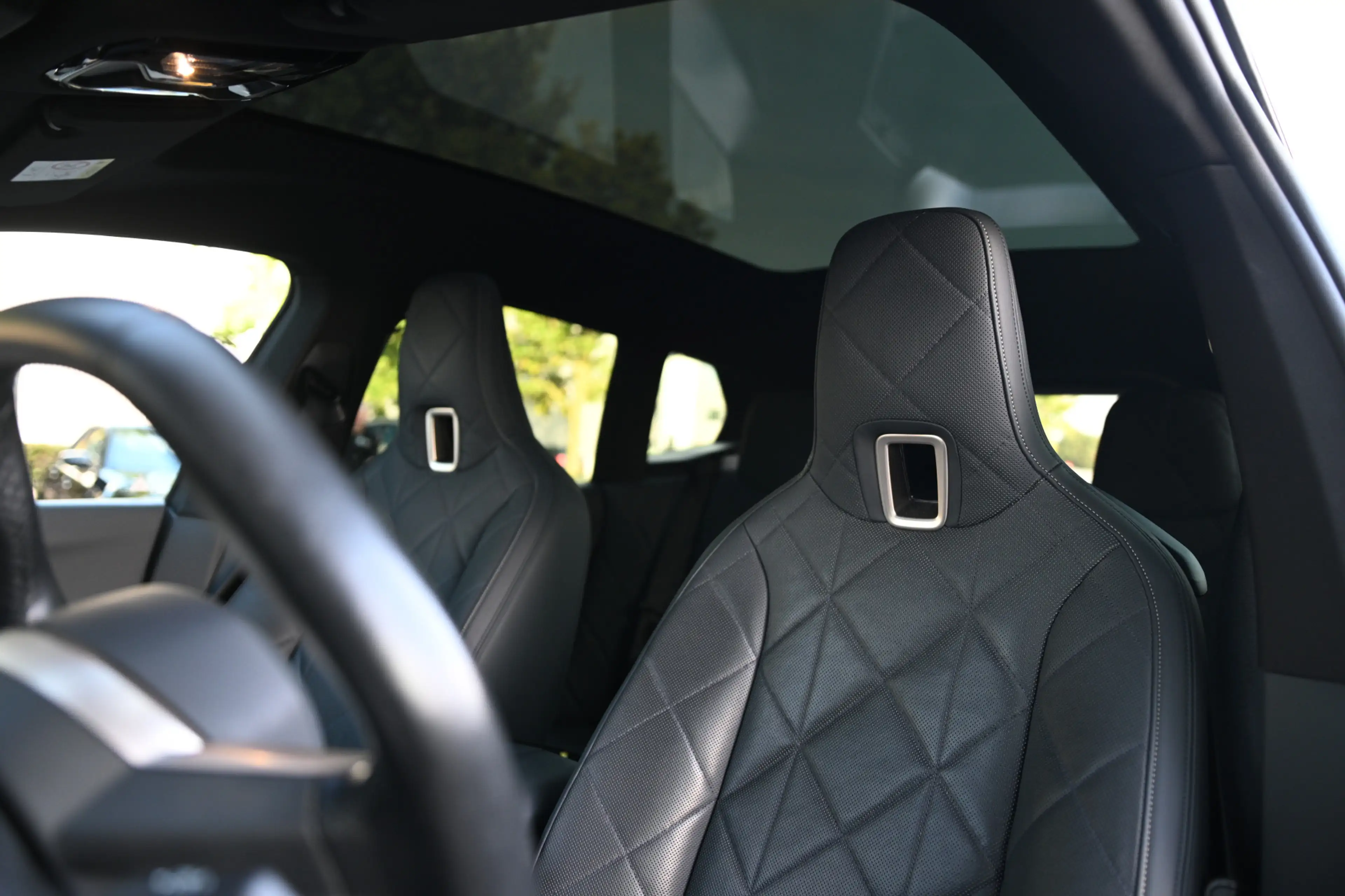 BMW iX xDrive40 / Sportpakket / Panoramadak Sky Lounge / — photo 7