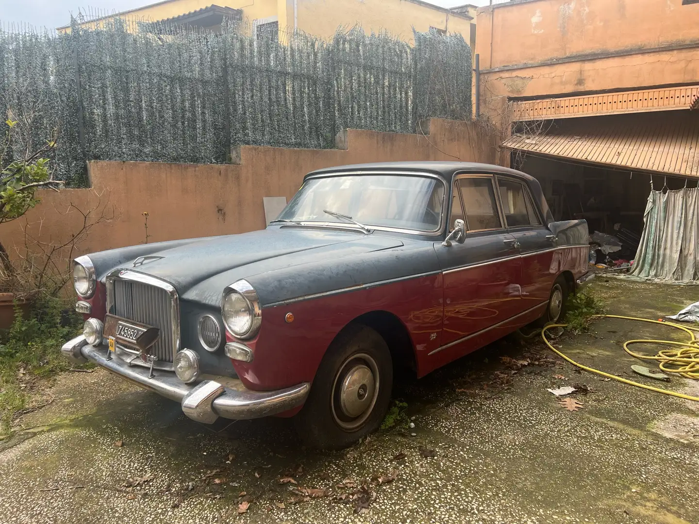 Austin BMC Austin Princess MKII Vanden Plas Roşu - 1