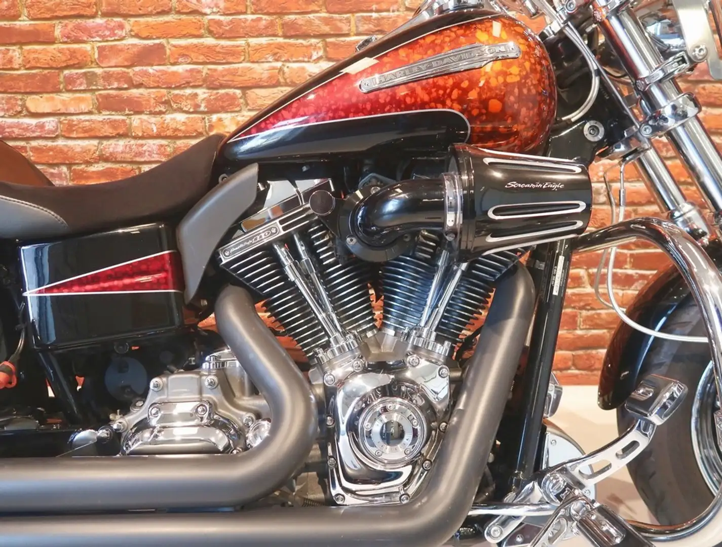 Harley-Davidson Fat Bob FXDFSE2 CVO 1790 Černá - 2