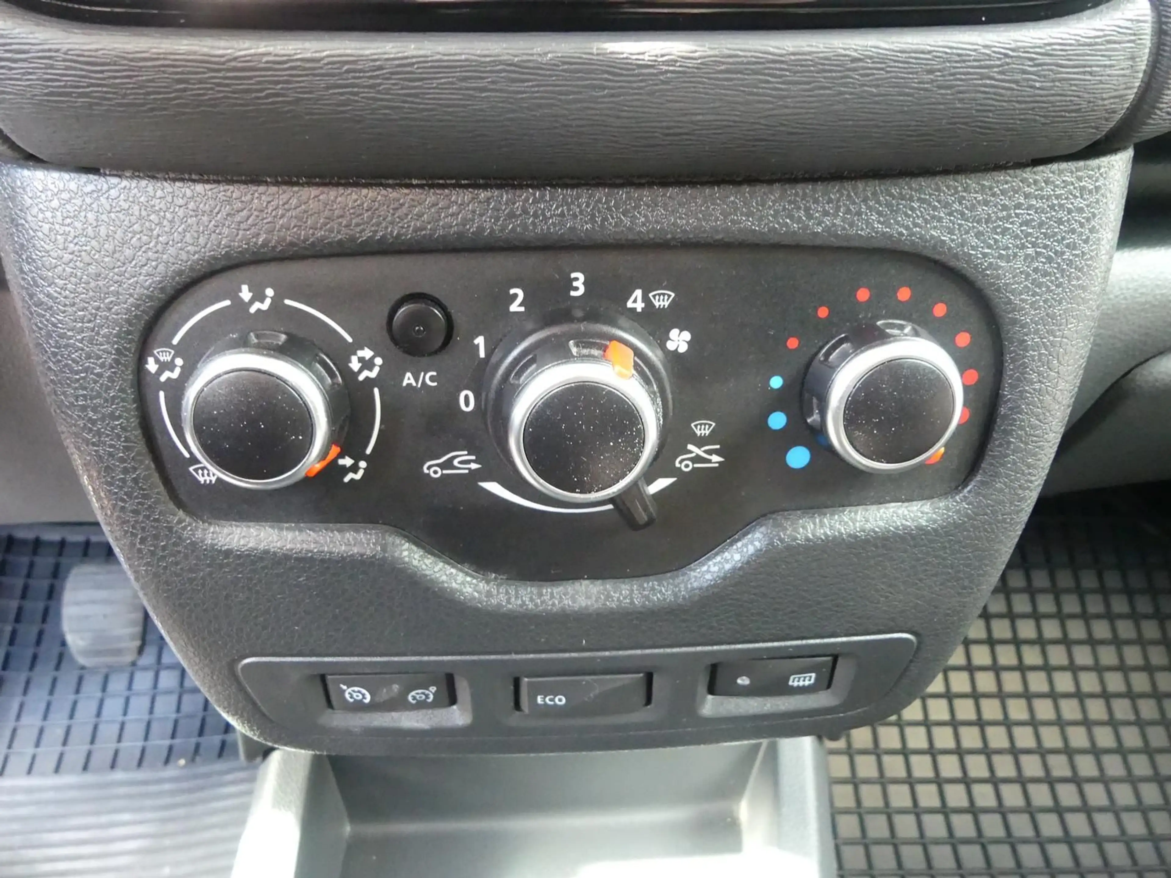Dacia Dokker 1.3*Klima*Sitzhzg*Navi*Kamera — photo 15