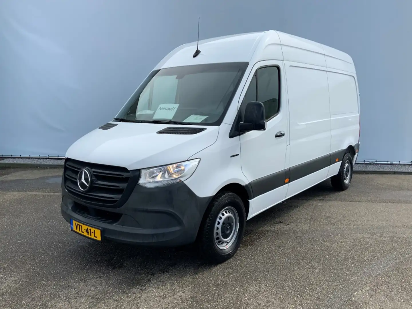 Mercedes-Benz eSprinter L2H2 55 kWh Elektriciteit Airco 3 Zits O - 1