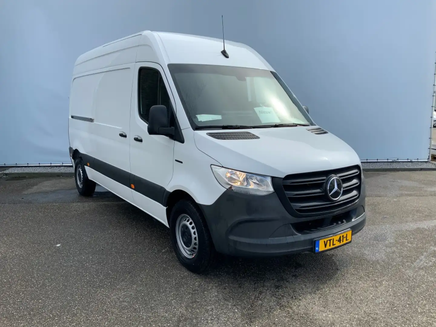 Mercedes-Benz eSprinter L2H2 55 kWh Elektriciteit Airco 3 Zits O - 2