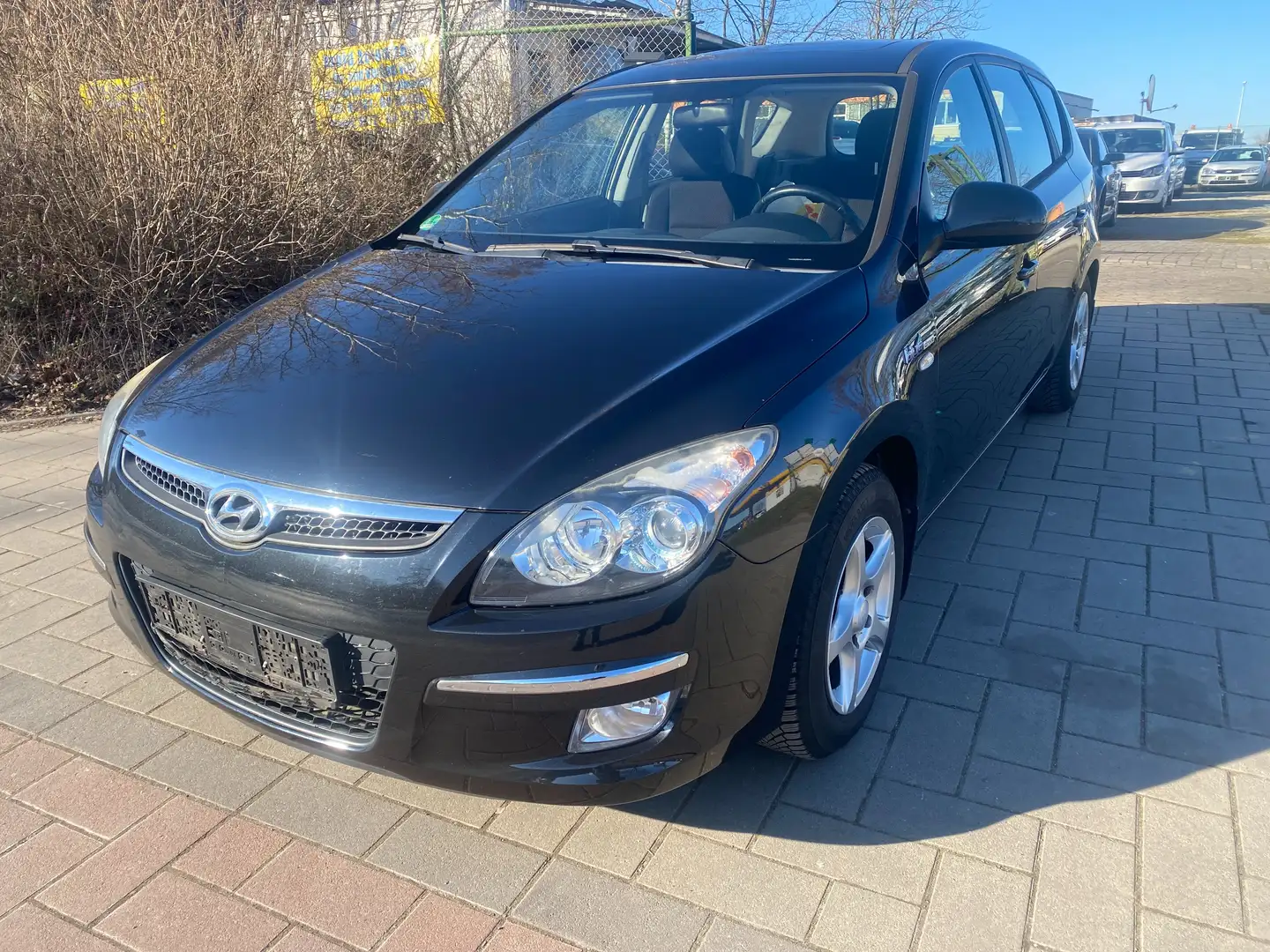 Hyundai i30 i30cw 1.6 blue Style Zwart - 1