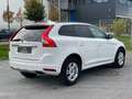 Volvo XC60 2.0 Momentum Aut. Pano Xenon Navi Kamera Weiß - thumbnail 4