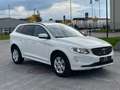 Volvo XC60 2.0 Momentum Aut. Pano Xenon Navi Kamera Weiß - thumbnail 2