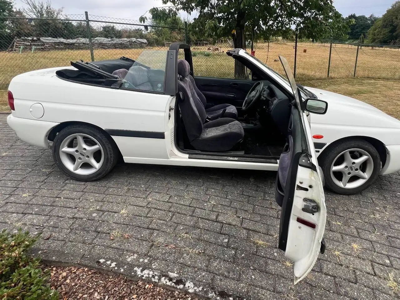 Ford Escort 16V Flair mit Rechtslenker, foto 1