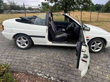 Escort 16V Flair