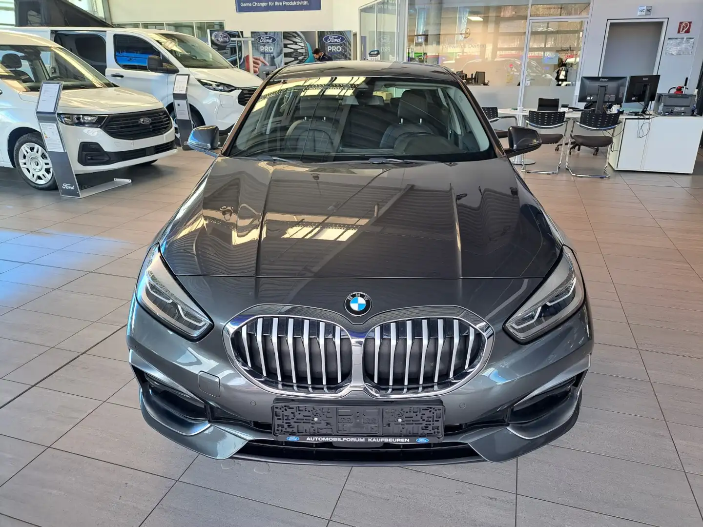 BMW 118 i Limousine Luxury Line LED Navi SHZ RFK Gris - 2