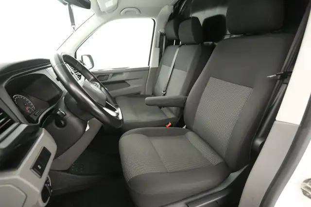 Volkswagen Transporter view 10