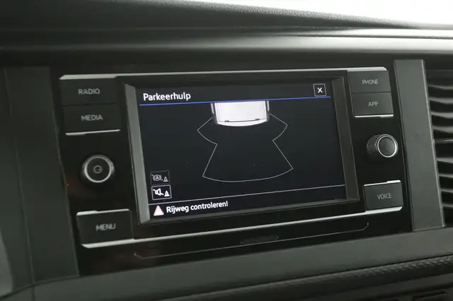 Volkswagen Transporter view 15
