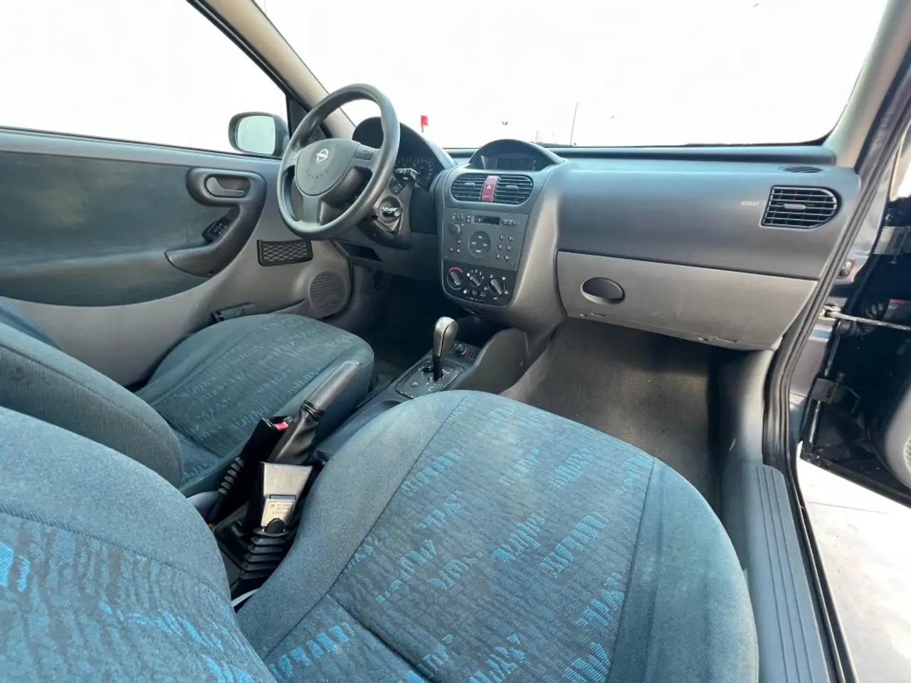 Opel Corsa 1.2 16v Comfort Easytronic, foto 11