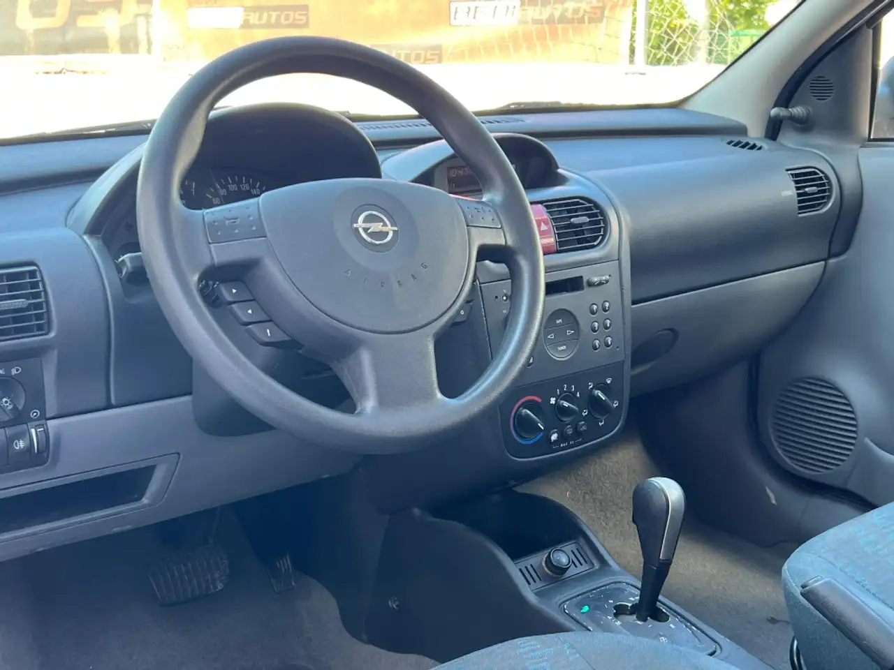 Opel Corsa 1.2 16v Comfort Easytronic, foto 10