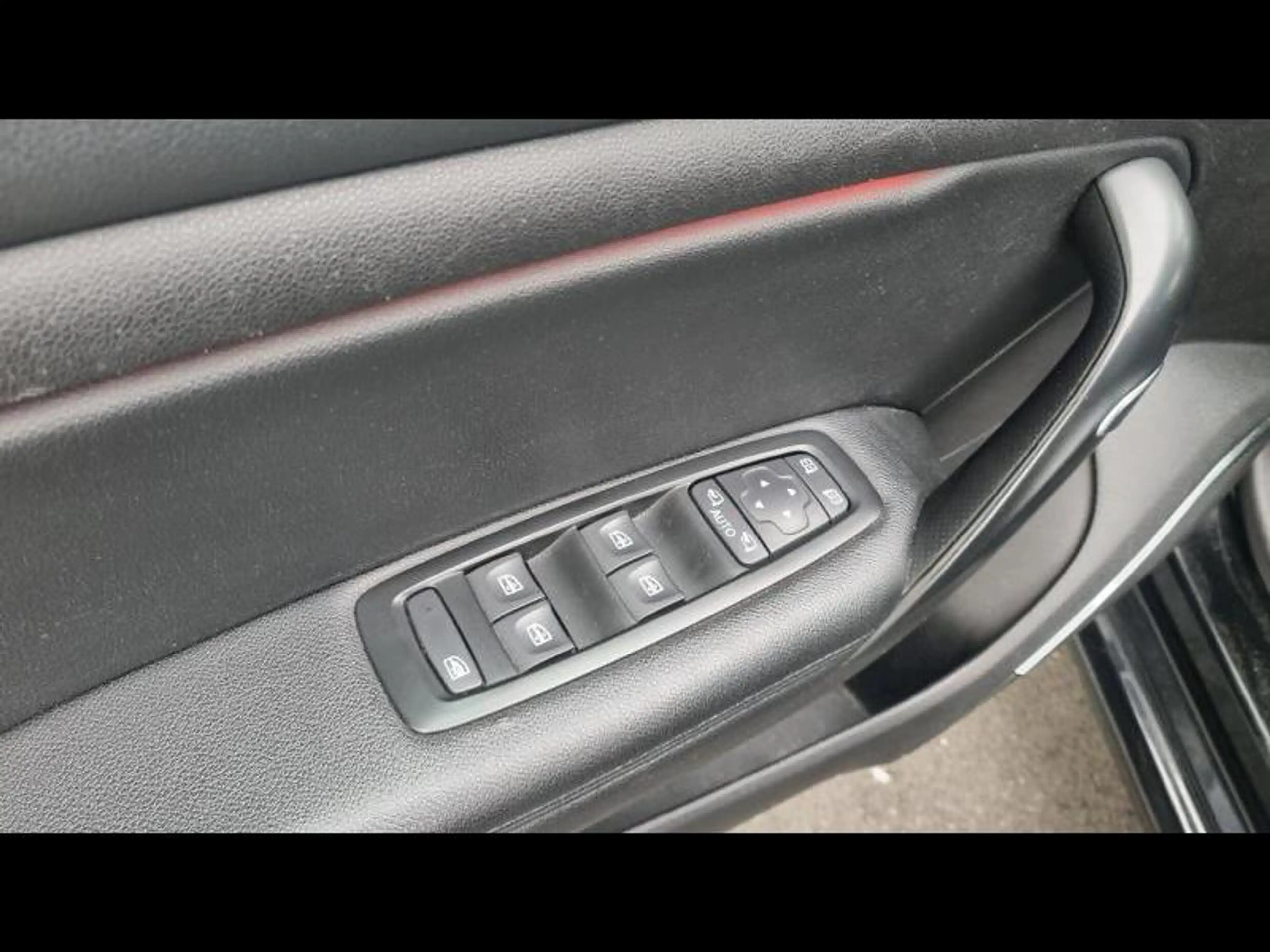 Renault Megane Intens 1.3 TCE 115ch — photo 15