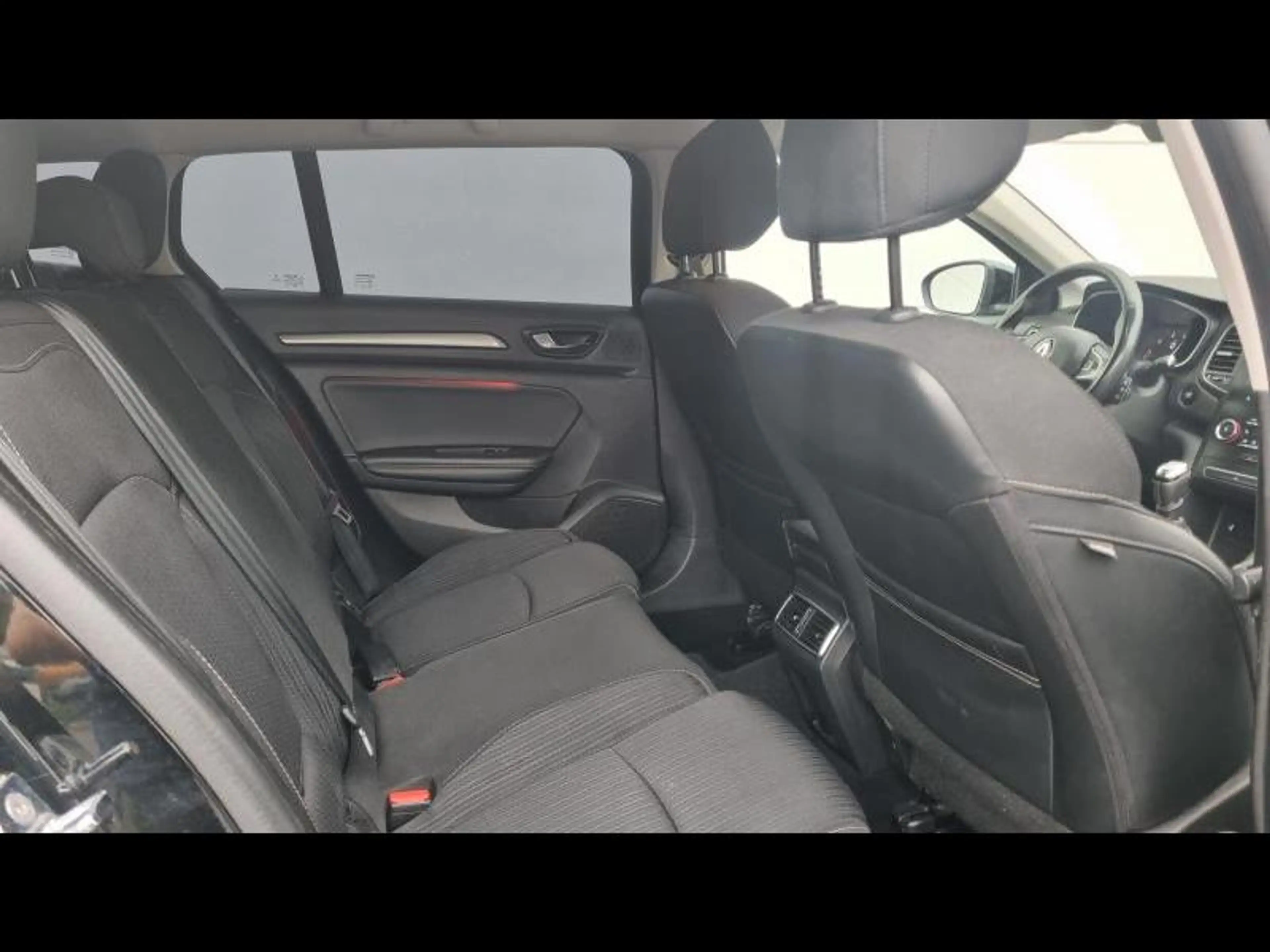Renault Megane Intens 1.3 TCE 115ch — photo 10